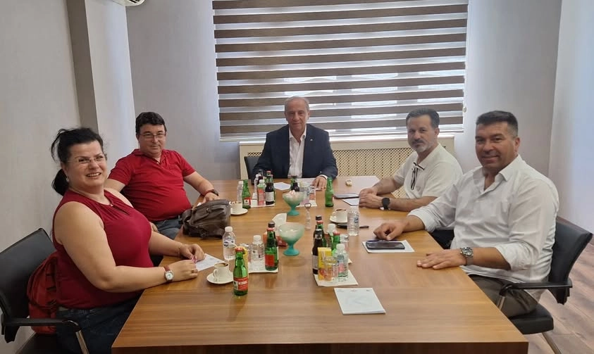 Exclusive İç Mimarlık İnşaat İşletme Sahipleri ve Kayalı Süt ve Gıda Tarım Hayvancılık işletmesi şarküteri sahibi Ercan Kamış borsamızı ziyaret ettiler