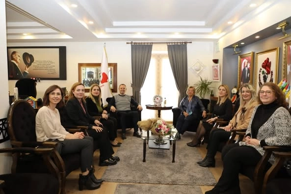Kırklareli Kadın Girişimciler Kurulu üyeleri Kırklareli Belediye Başkanı Deya Bulut' u ziyaret etti