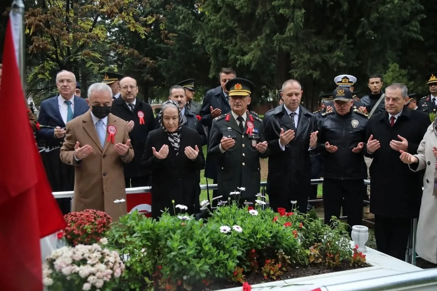  Kırklareli’mizin Düşman İşgalinden Kurtuluşunun 103. Yıl Dönümü Dolayısıyla Kırklareli Şehitliği’ nde  Düzenlenen Törene Meclis Üyemiz Hikmet Yıldırım Katıldı
