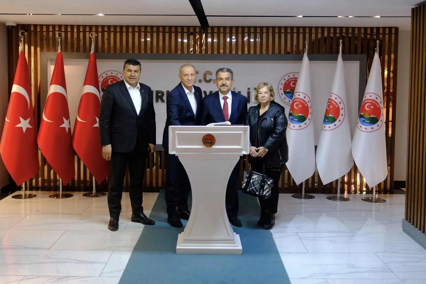 TOBB Kırklareli KGK Başkanı Ruhan Uzunlar Altıntel, Kırklareli TB Yönetim Kurulu Başkanı Turhan Altıntel Şırnak Valisi Sayın Birol Ekici’yi ziyaret ettiler.