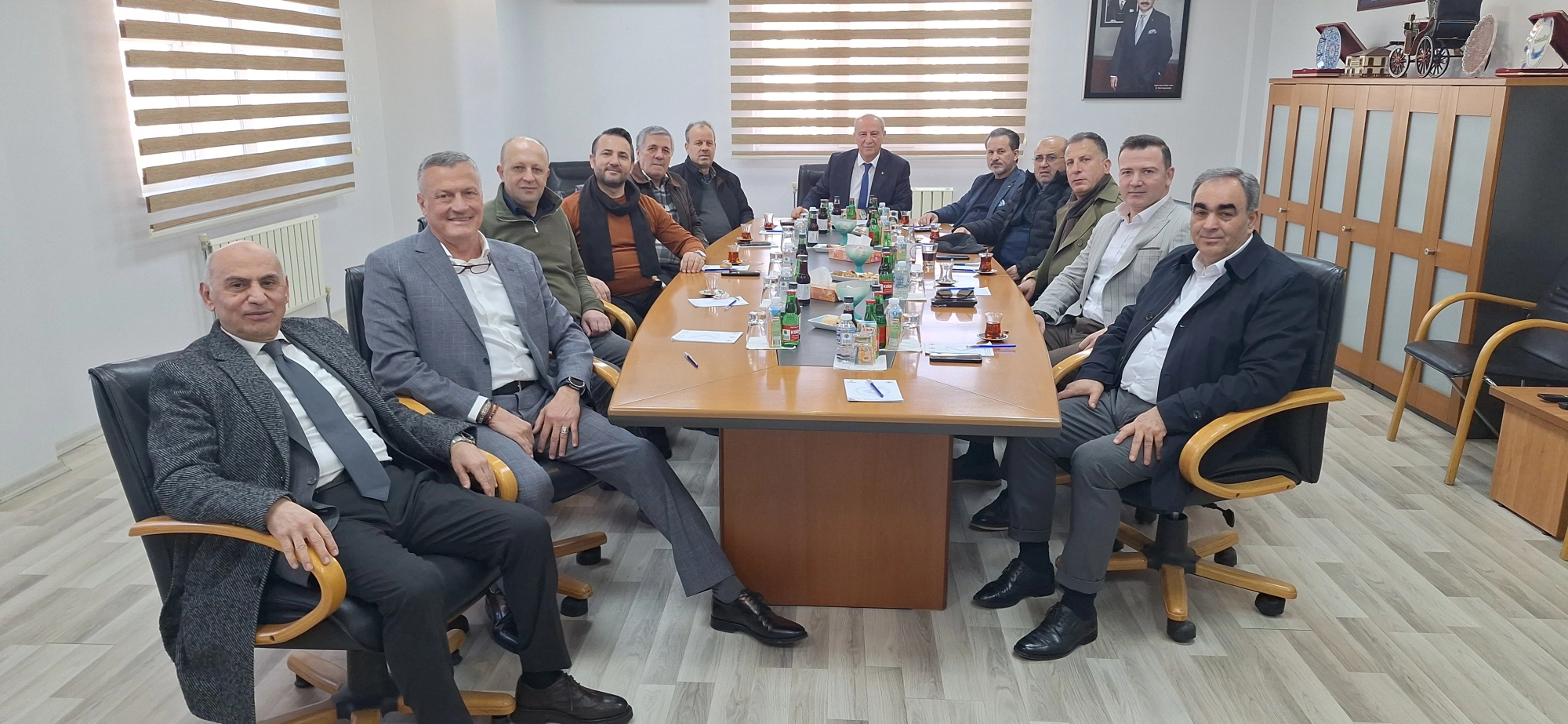 TÜSEDAD Buluşması Öncesi Meclis Üyelerimiz Sektör Temsilcileri ile Bir  Araya Geldiler.